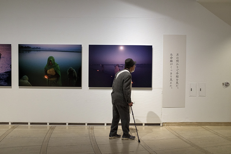 FUJIFILMのX100Fで撮影した藤原新也の作品展